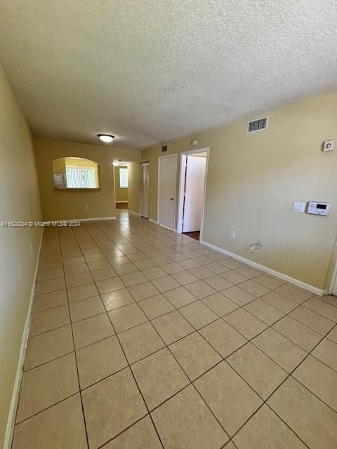 Active With Contract: $2,000 (2 beds, 2 baths, 883 Square Feet)