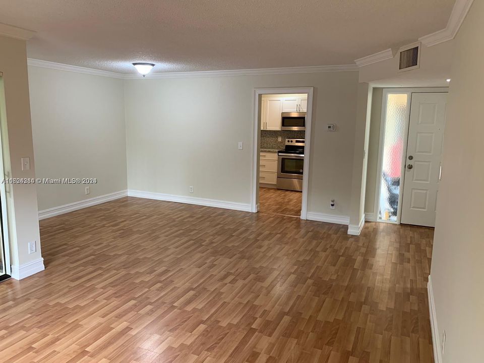 Recently Rented: $2,100 (2 beds, 2 baths, 982 Square Feet)