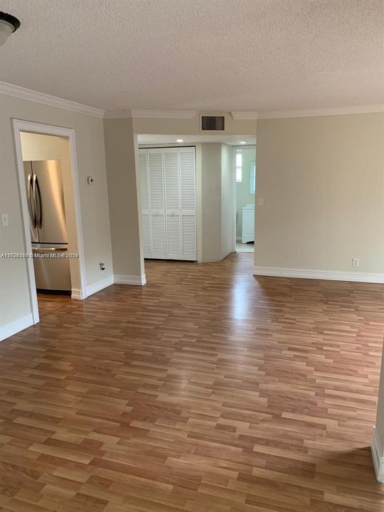 Recently Rented: $2,100 (2 beds, 2 baths, 982 Square Feet)