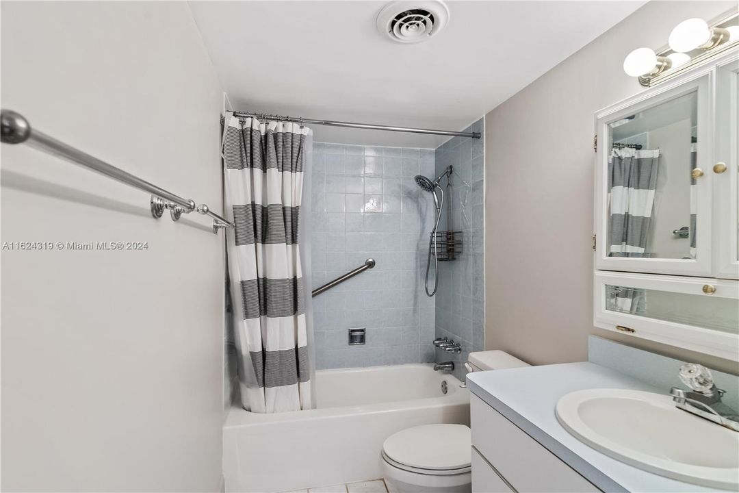 For Sale: $334,000 (2 beds, 2 baths, 1200 Square Feet)