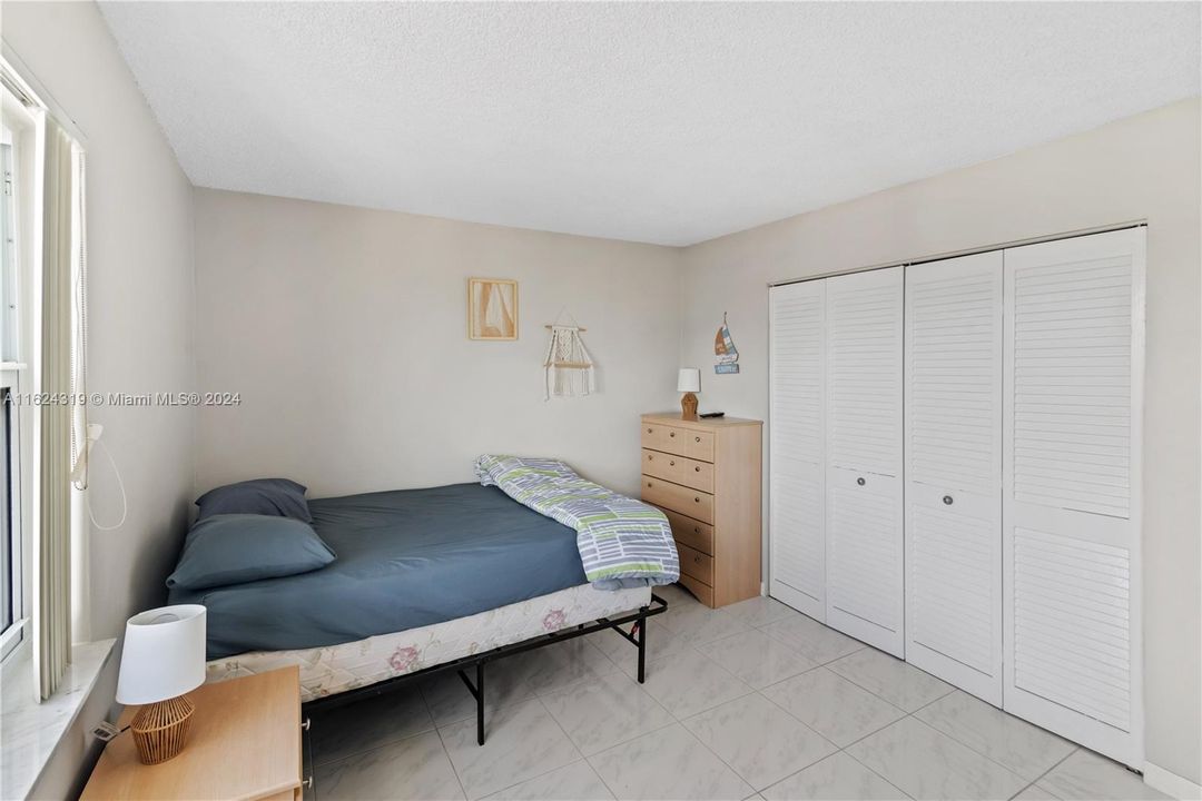 For Sale: $334,000 (2 beds, 2 baths, 1200 Square Feet)