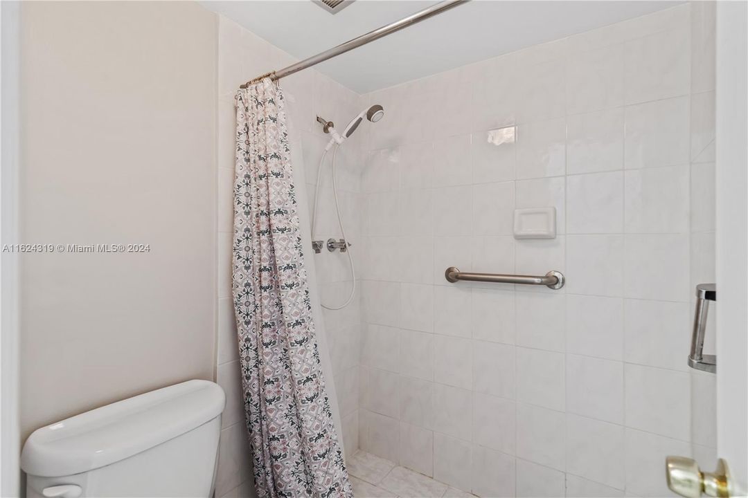 For Sale: $334,000 (2 beds, 2 baths, 1200 Square Feet)