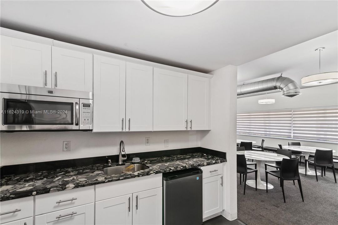 For Sale: $334,000 (2 beds, 2 baths, 1200 Square Feet)