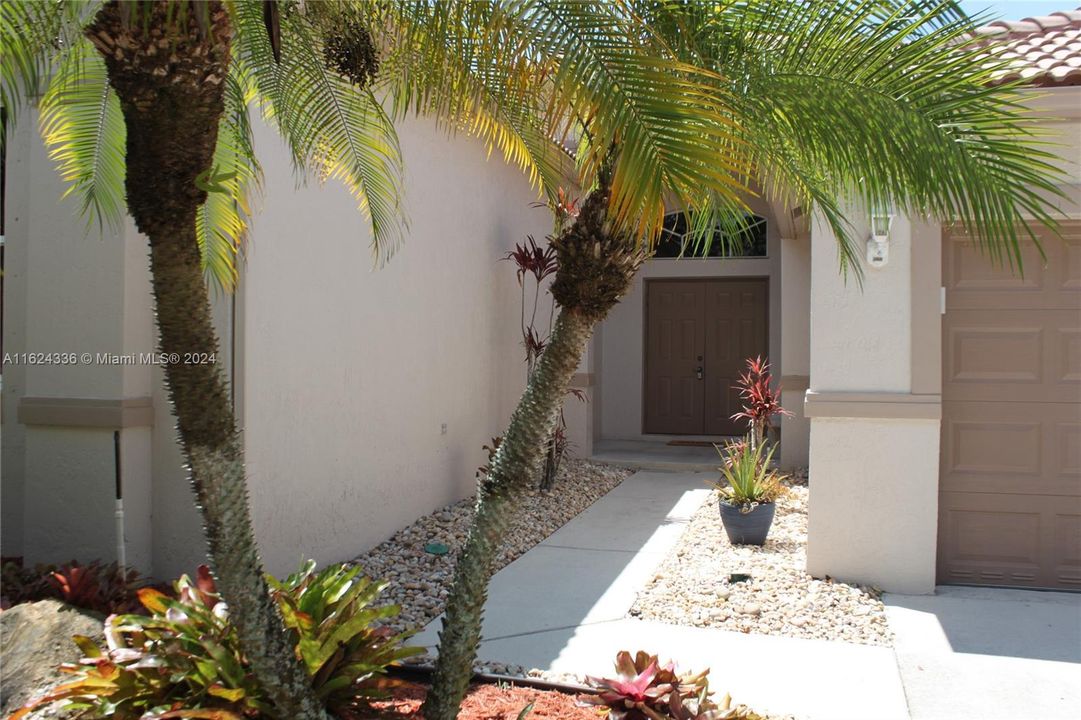 Active With Contract: $5,000 (4 beds, 2 baths, 2242 Square Feet)