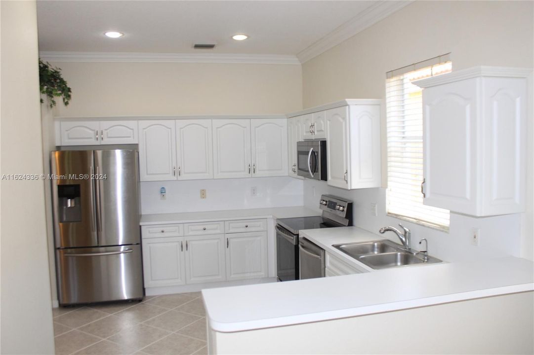 Active With Contract: $5,000 (4 beds, 2 baths, 2242 Square Feet)