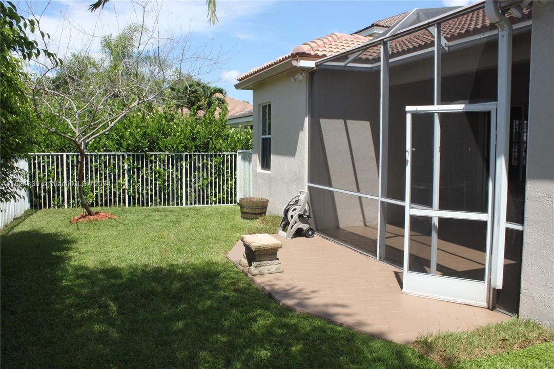 Active With Contract: $5,000 (4 beds, 2 baths, 2242 Square Feet)