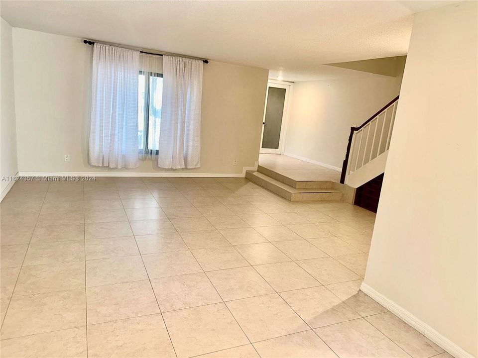 Active With Contract: $3,300 (3 beds, 2 baths, 1712 Square Feet)