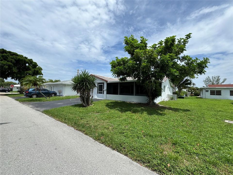 Active With Contract: $240,000 (3 beds, 2 baths, 1350 Square Feet)