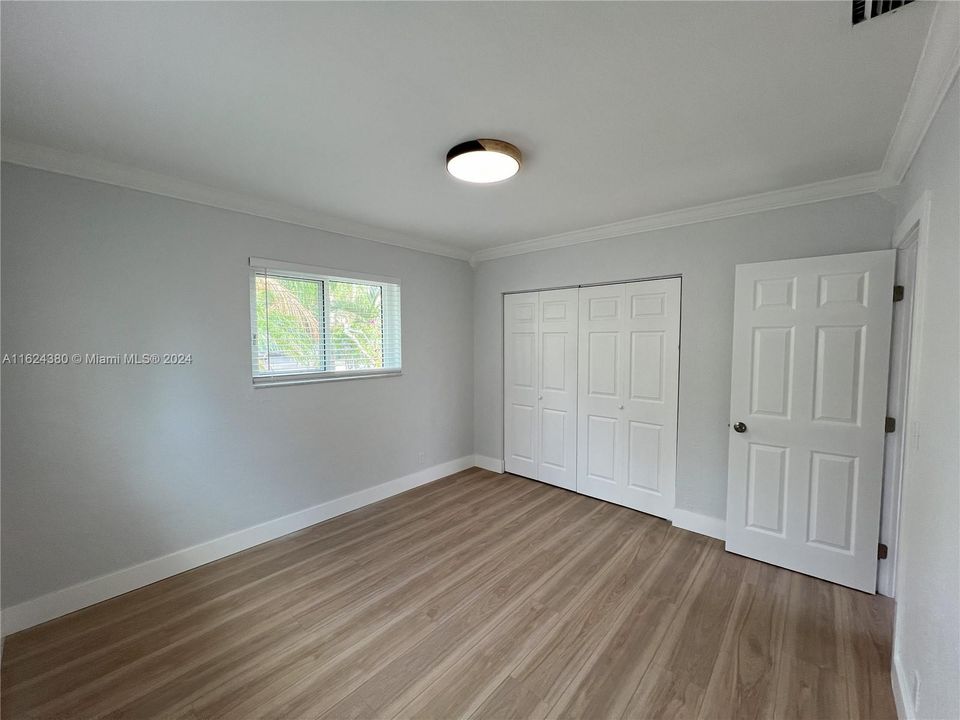 Active With Contract: $3,500 (3 beds, 2 baths, 1611 Square Feet)