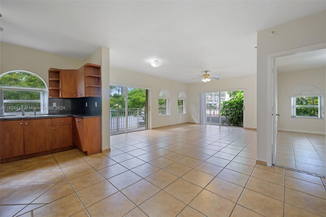 For Sale: $475,000 (2 beds, 2 baths, 1160 Square Feet)