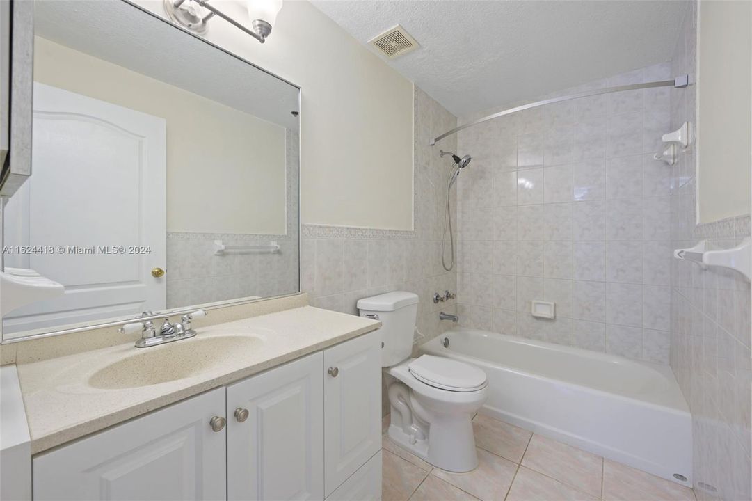 For Sale: $475,000 (2 beds, 2 baths, 1160 Square Feet)