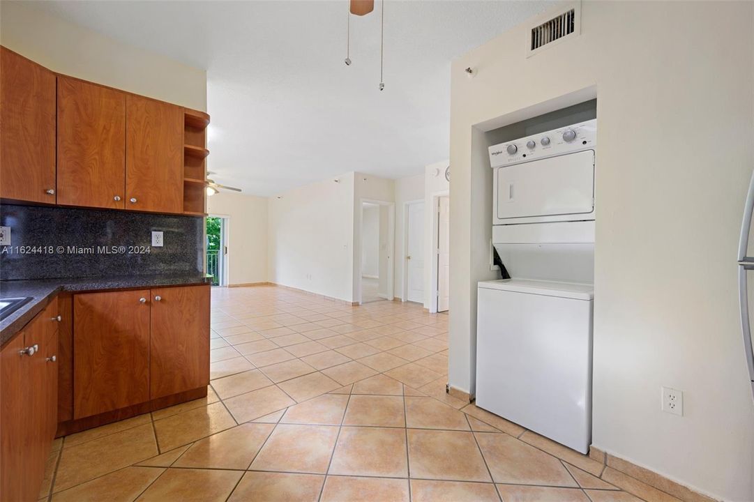 For Sale: $475,000 (2 beds, 2 baths, 1160 Square Feet)