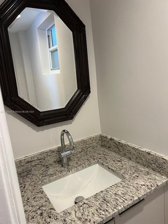 For Sale: $230,000 (1 beds, 1 baths, 742 Square Feet)