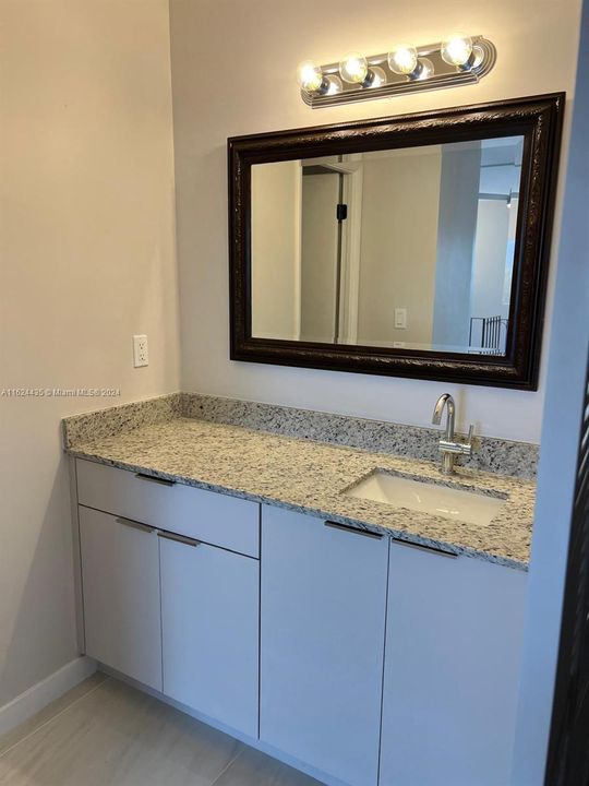 For Sale: $230,000 (1 beds, 1 baths, 742 Square Feet)