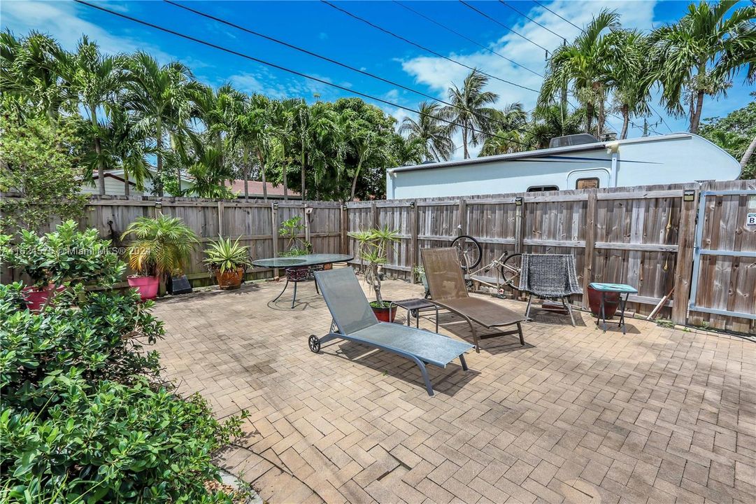 For Sale: $549,900 (2 beds, 2 baths, 1362 Square Feet)