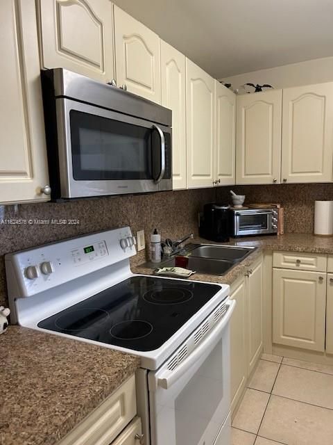 Recently Sold: $235,000 (2 beds, 2 baths, 1083 Square Feet)