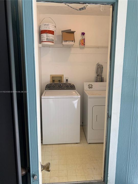 Active With Contract: $1,800 (1 beds, 1 baths, 0 Square Feet)