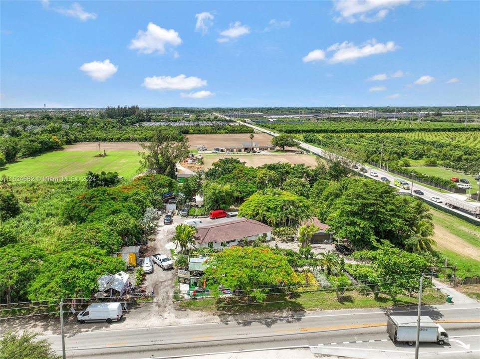 For Sale: $1,400,000 (3 beds, 2 baths, 2564 Square Feet)