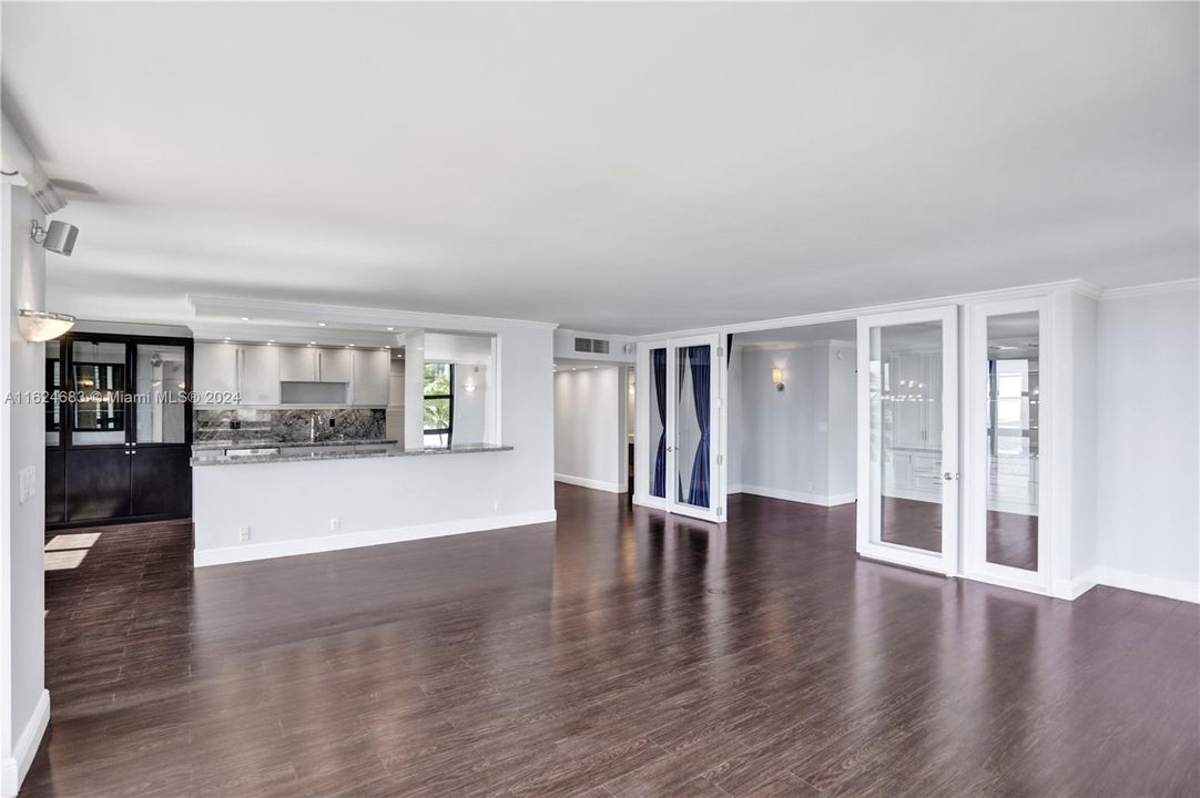 For Sale: $2,095,000 (2 beds, 2 baths, 1782 Square Feet)