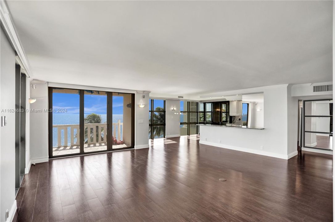 For Sale: $2,095,000 (2 beds, 2 baths, 1782 Square Feet)