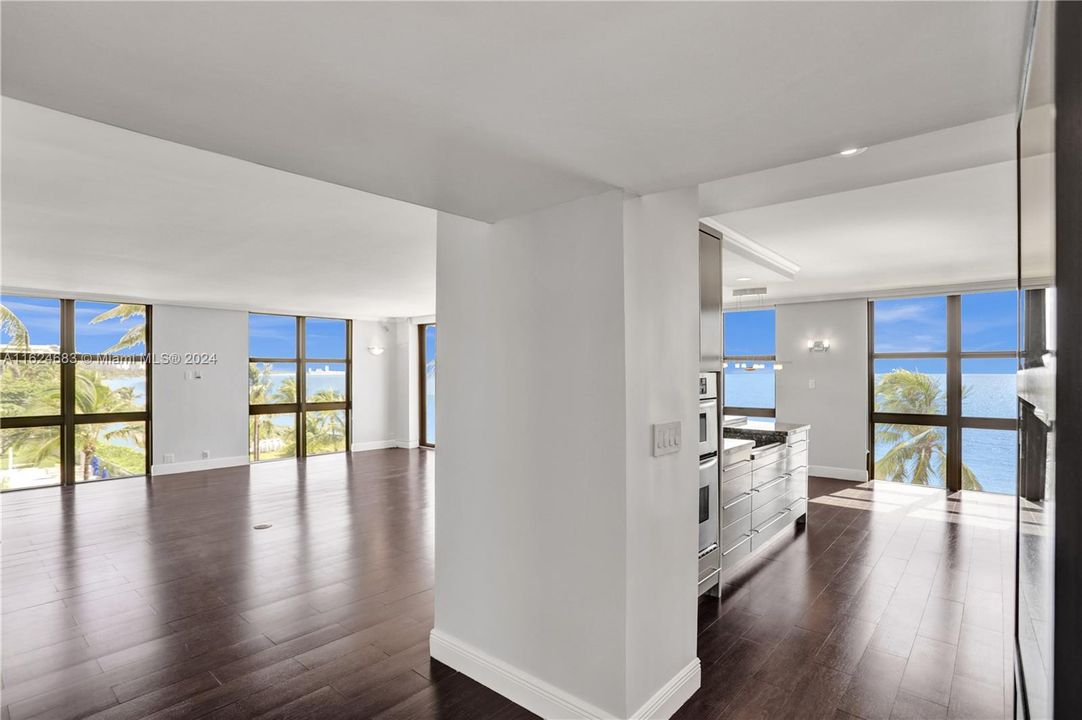 For Sale: $2,095,000 (2 beds, 2 baths, 1782 Square Feet)