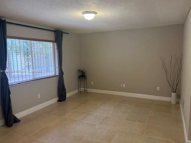 Active With Contract: $269,900 (2 beds, 2 baths, 1235 Square Feet)