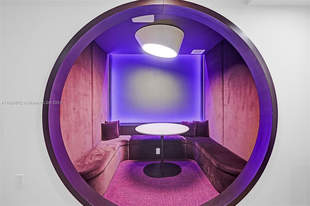 Recently Sold: $440,000 (1 beds, 1 baths, 549 Square Feet)