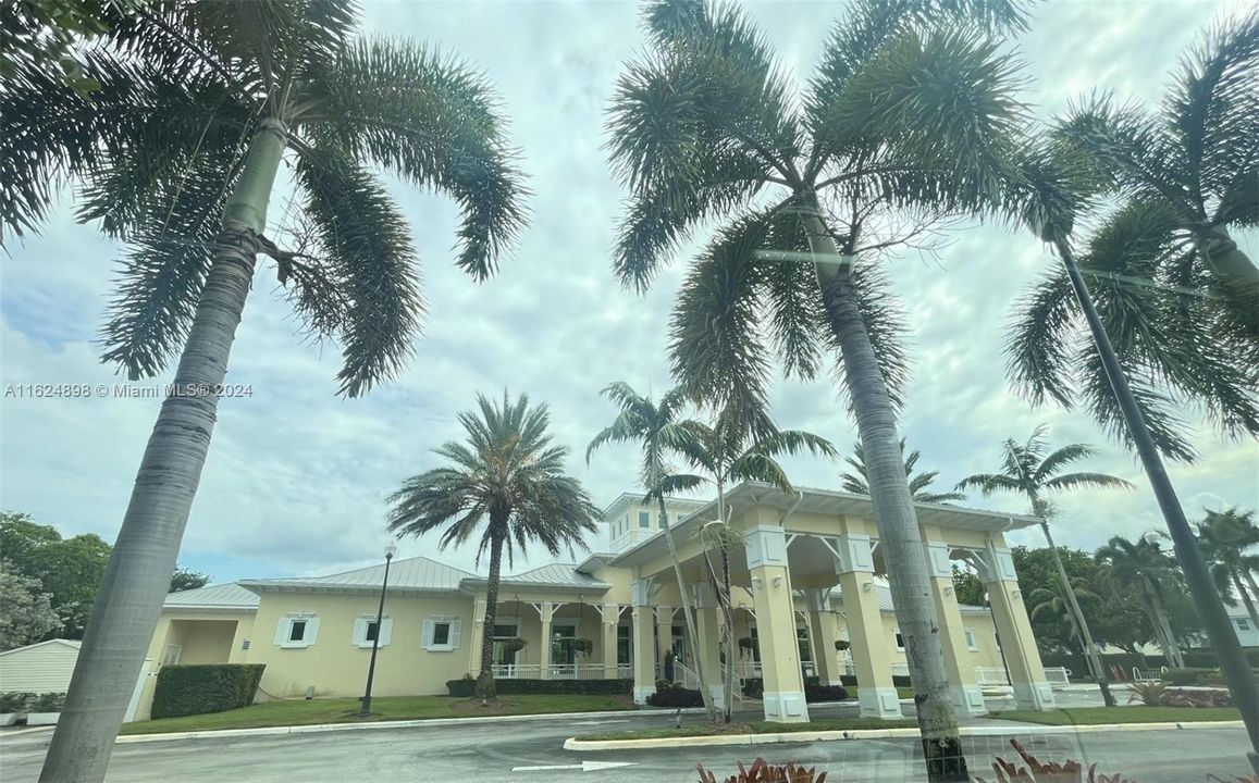 Recently Sold: $485,000 (5 beds, 3 baths, 2170 Square Feet)