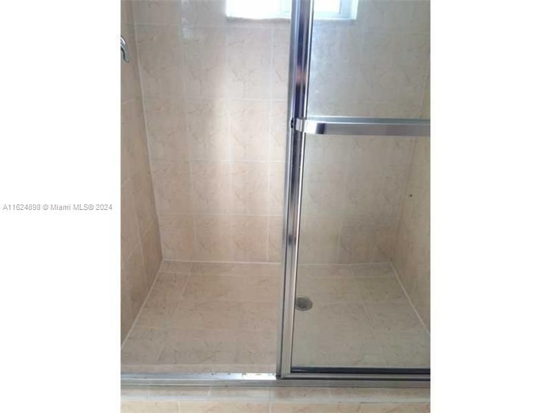 Recently Sold: $485,000 (5 beds, 3 baths, 2170 Square Feet)