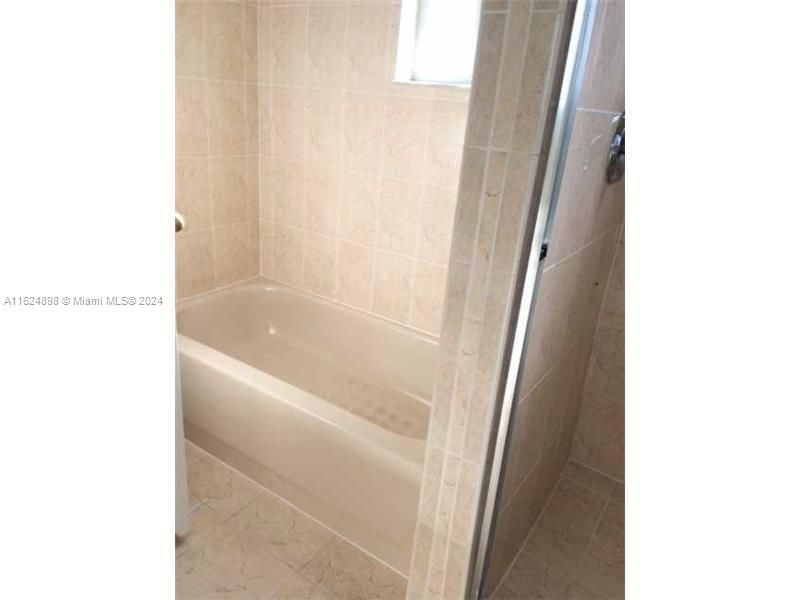 Recently Sold: $485,000 (5 beds, 3 baths, 2170 Square Feet)