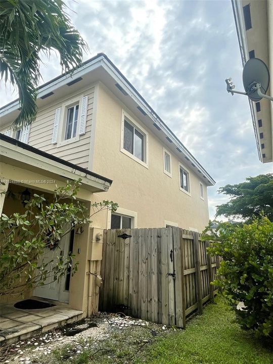 Recently Sold: $485,000 (5 beds, 3 baths, 2170 Square Feet)