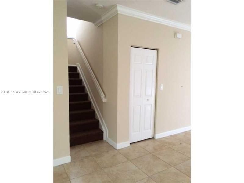 Recently Sold: $485,000 (5 beds, 3 baths, 2170 Square Feet)