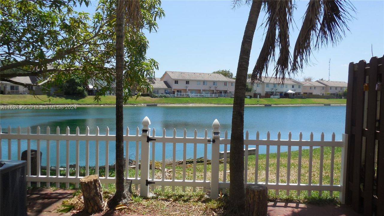 Recientemente alquilado: $2,625 (3 camas, 2 baños, 1150 Pies cuadrados)