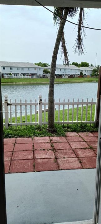 Recientemente alquilado: $2,625 (3 camas, 2 baños, 1150 Pies cuadrados)