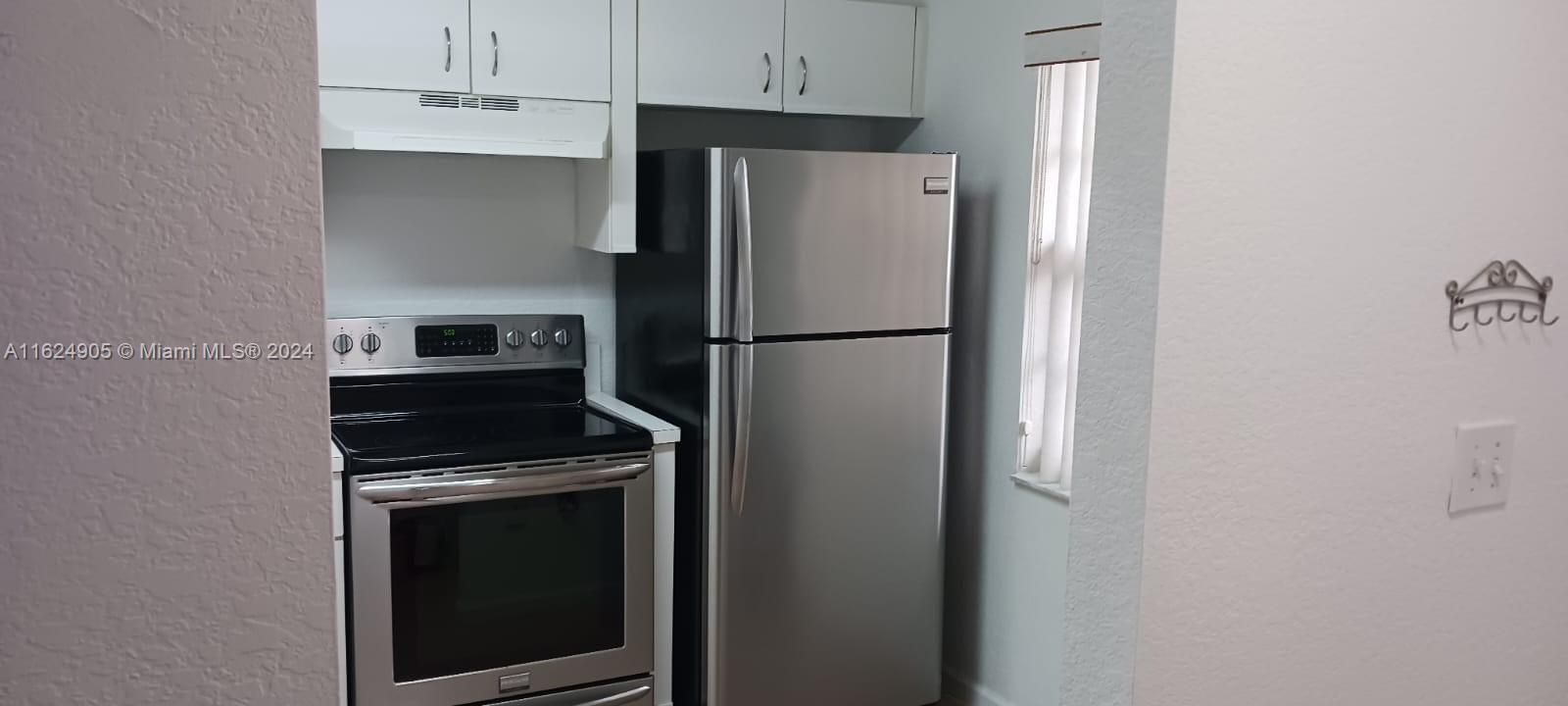 Recientemente alquilado: $2,625 (3 camas, 2 baños, 1150 Pies cuadrados)