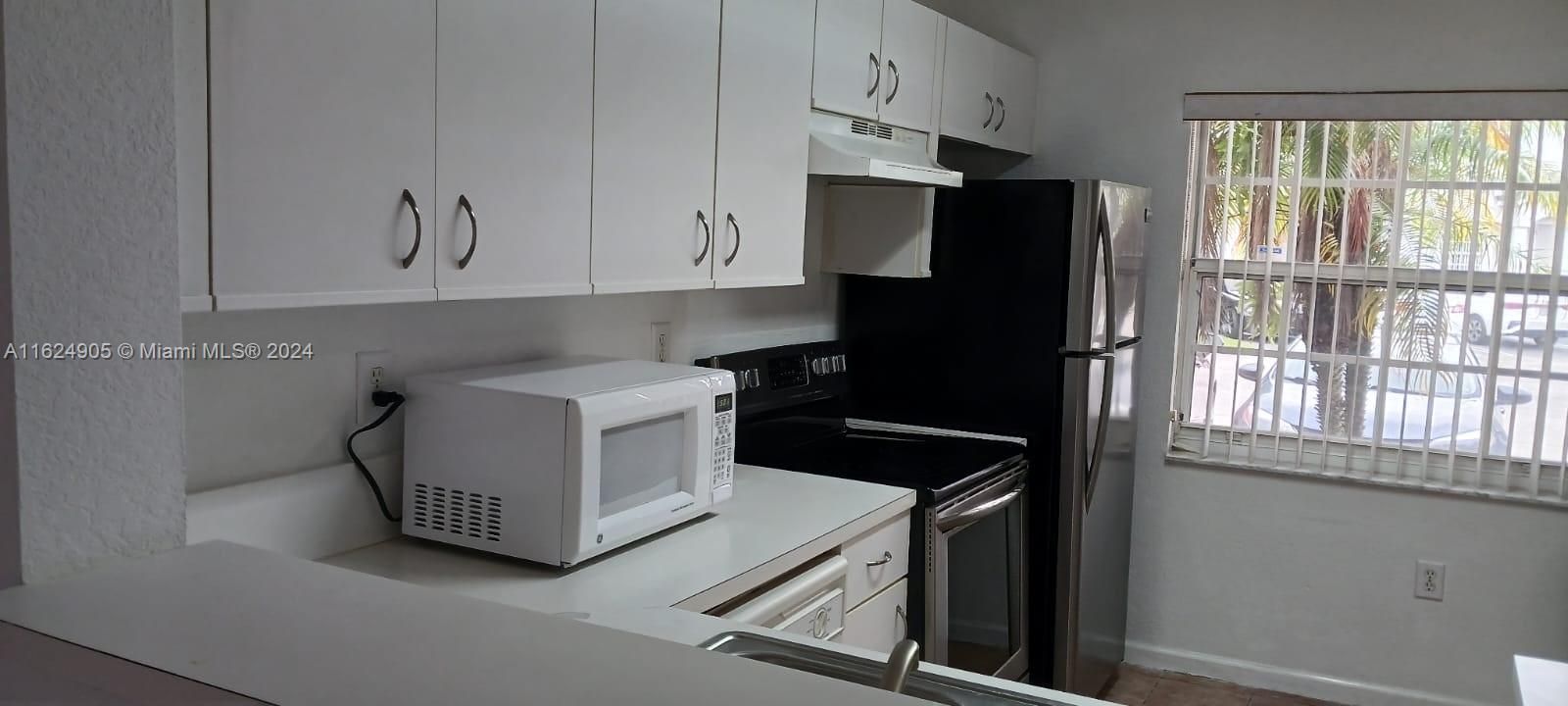 Recientemente alquilado: $2,625 (3 camas, 2 baños, 1150 Pies cuadrados)