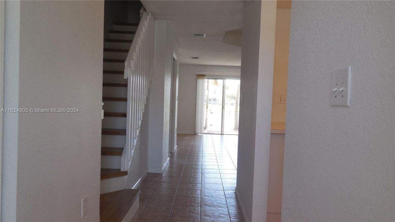 Recientemente alquilado: $2,625 (3 camas, 2 baños, 1150 Pies cuadrados)