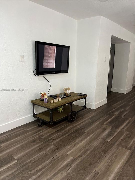 Recently Rented: $3,300 (4 beds, 2 baths, 1836 Square Feet)