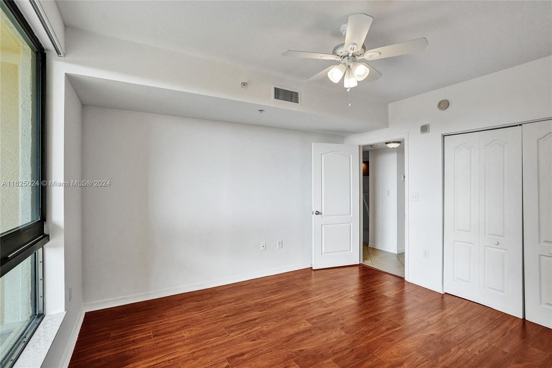 For Sale: $485,000 (2 beds, 2 baths, 1245 Square Feet)