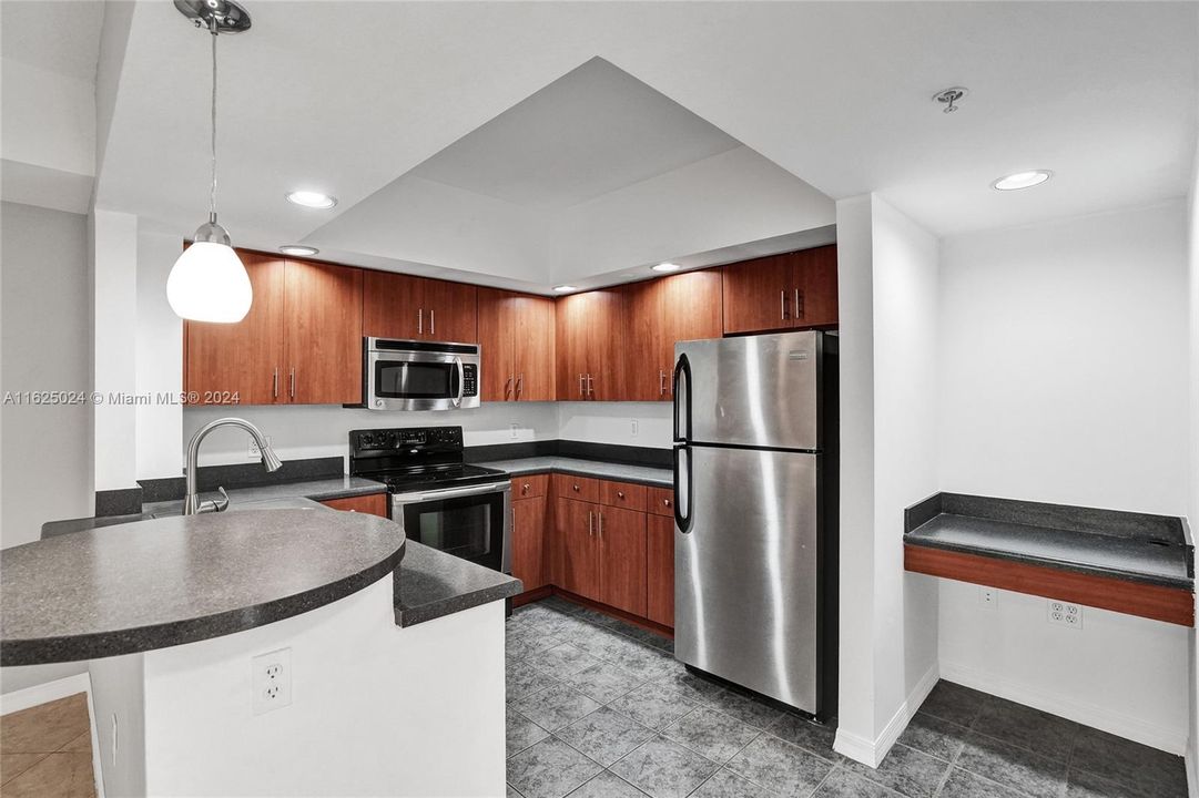 For Sale: $485,000 (2 beds, 2 baths, 1245 Square Feet)