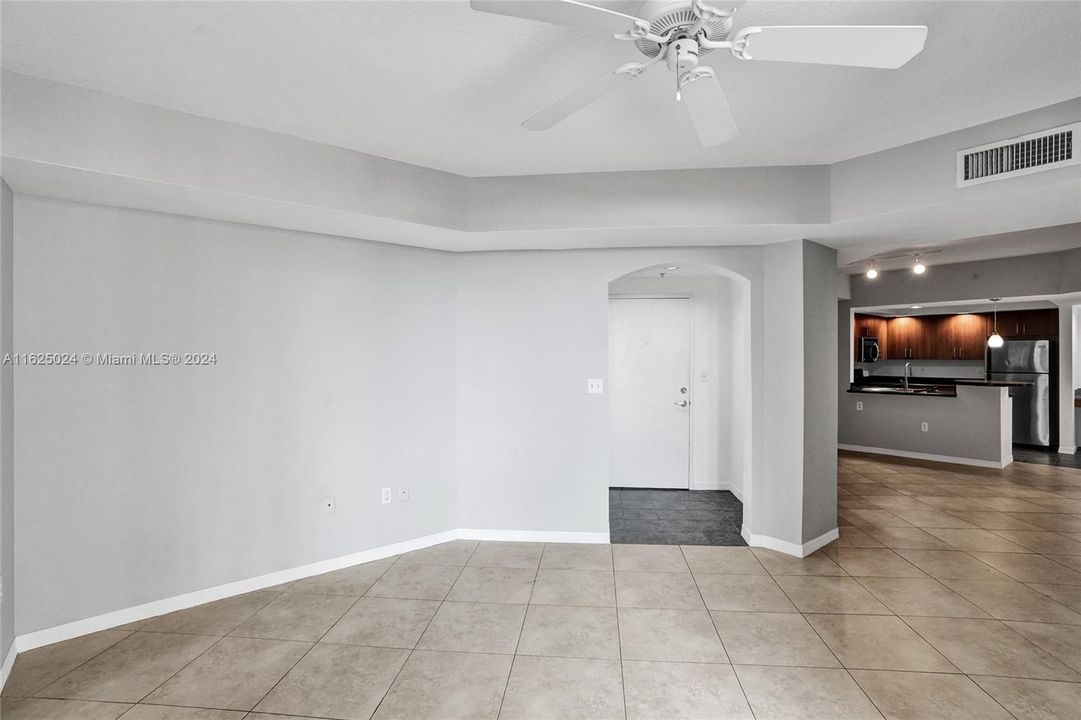 For Sale: $485,000 (2 beds, 2 baths, 1245 Square Feet)