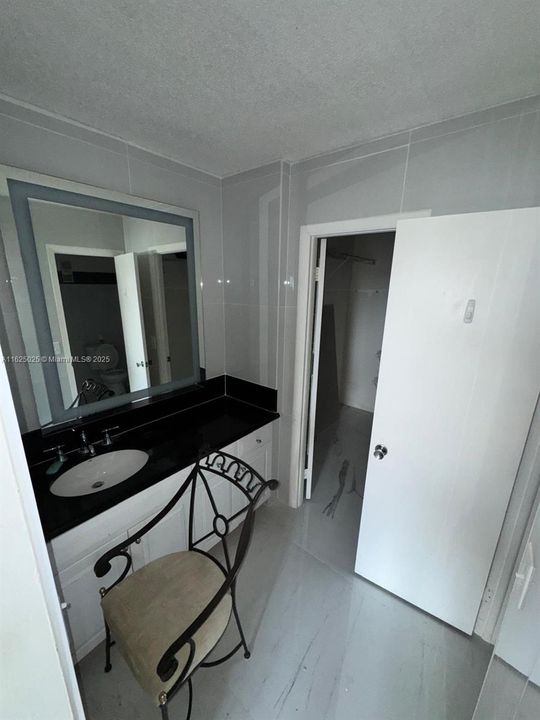 En Venta: $198,000 (2 camas, 1 baños, 1075 Pies cuadrados)