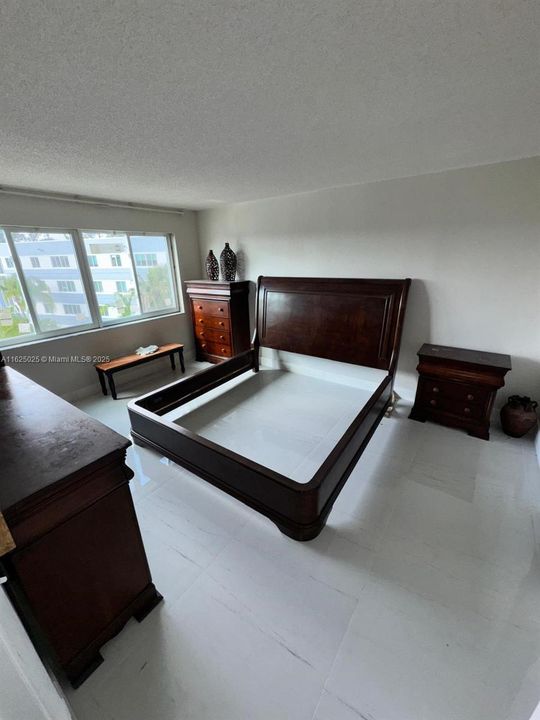 En Venta: $198,000 (2 camas, 1 baños, 1075 Pies cuadrados)