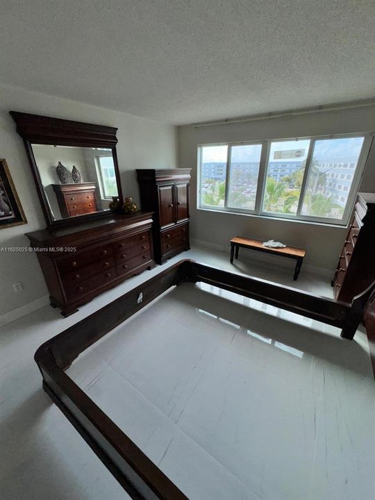 En Venta: $198,000 (2 camas, 1 baños, 1075 Pies cuadrados)