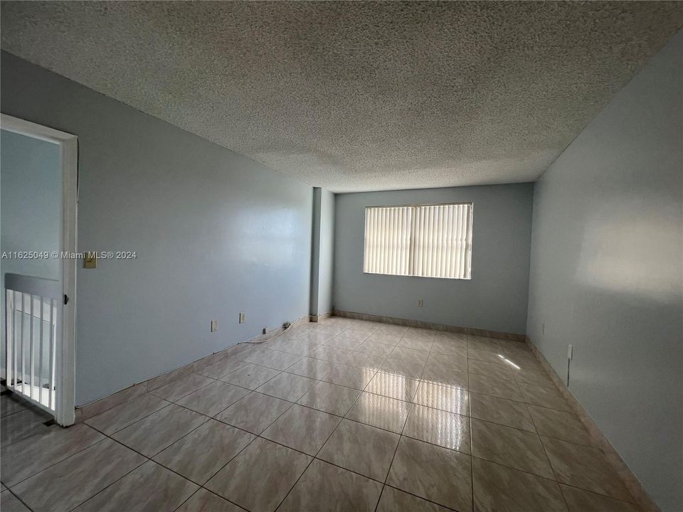 Recently Rented: $2,400 (2 beds, 2 baths, 1520 Square Feet)