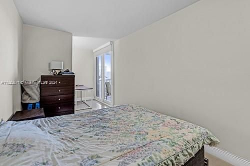 For Sale: $420,000 (1 beds, 1 baths, 570 Square Feet)