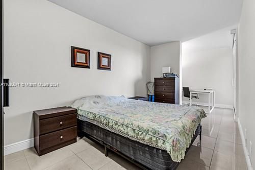 For Sale: $420,000 (1 beds, 1 baths, 570 Square Feet)