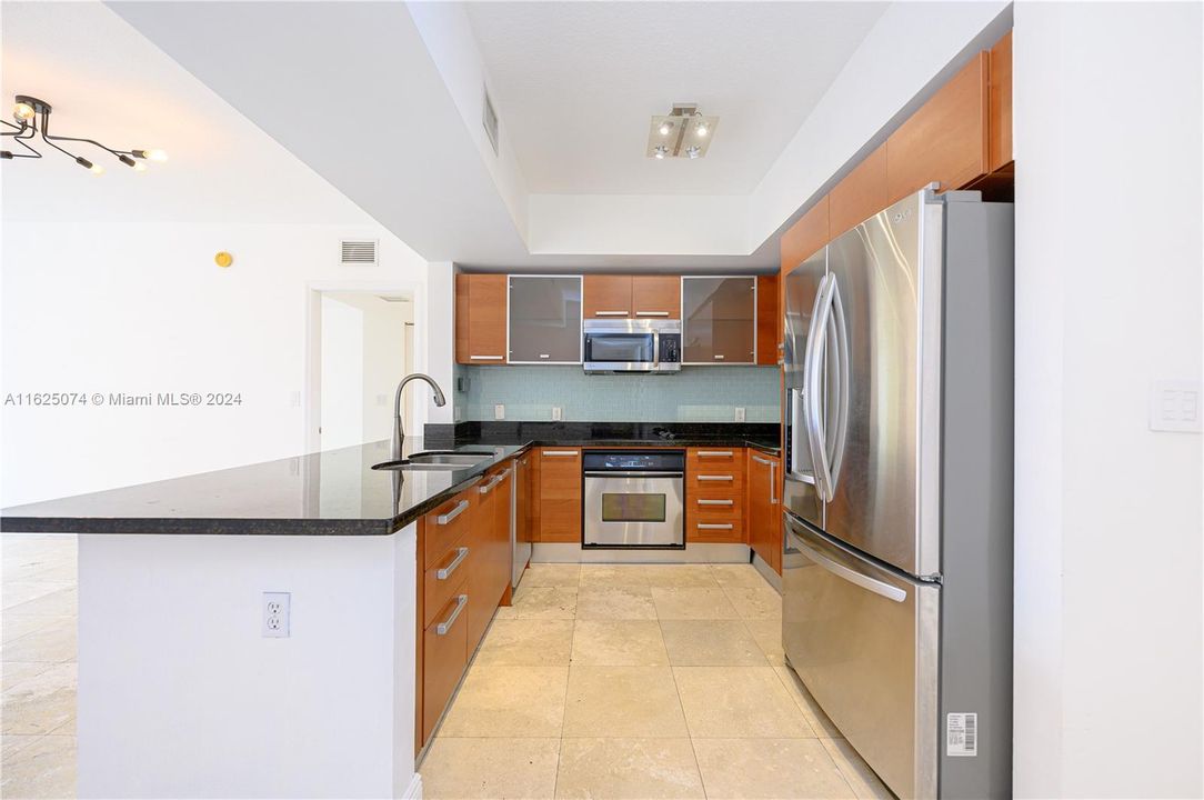 For Sale: $625,000 (2 beds, 2 baths, 1114 Square Feet)