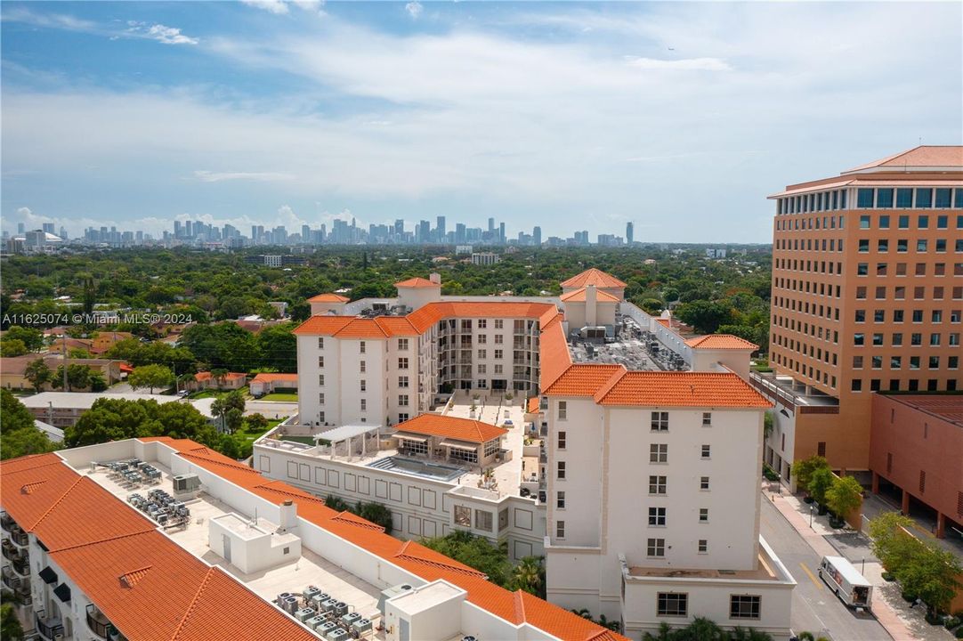 For Sale: $625,000 (2 beds, 2 baths, 1114 Square Feet)