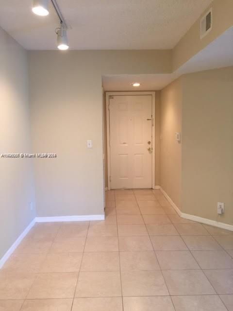 Recently Rented: $1,800 (2 beds, 2 baths, 1057 Square Feet)